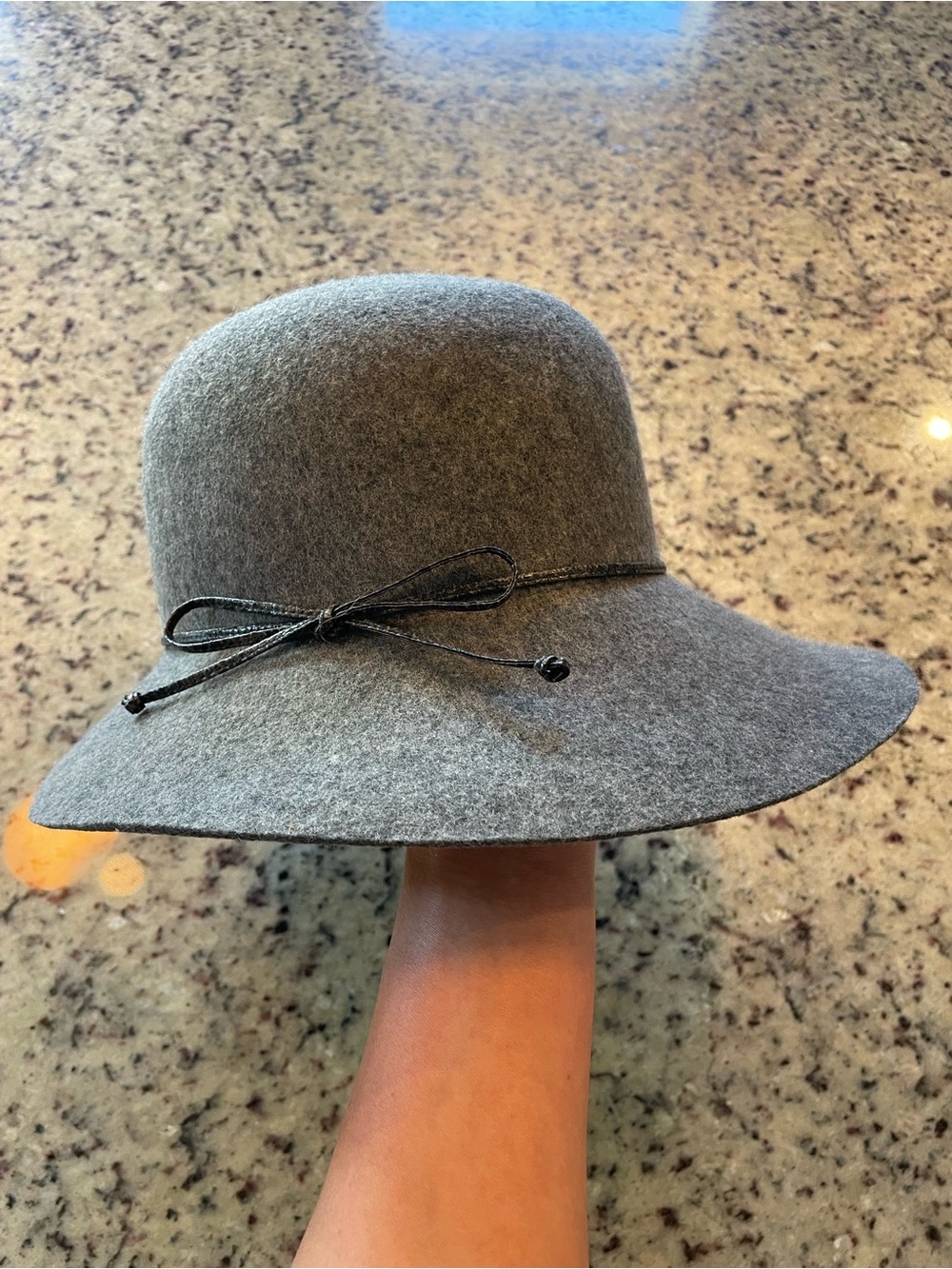 New Coldwater creek classic Women's Gray 100% wool Felt Cloche Hat - Picture 2 of 5